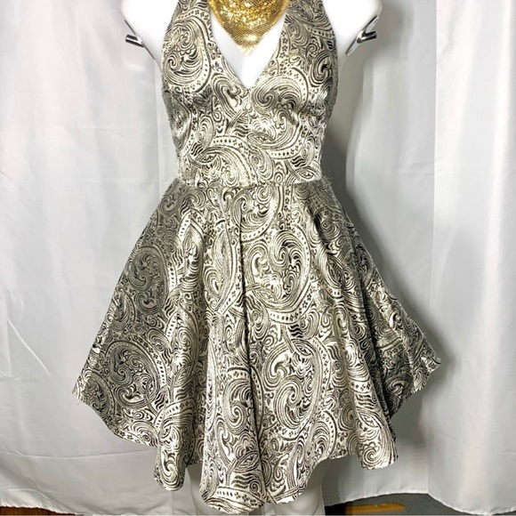 bebe Gold Metallic Princess Jacquard 2 Cocktail Party Prom Wedding - Picture 1 of 7